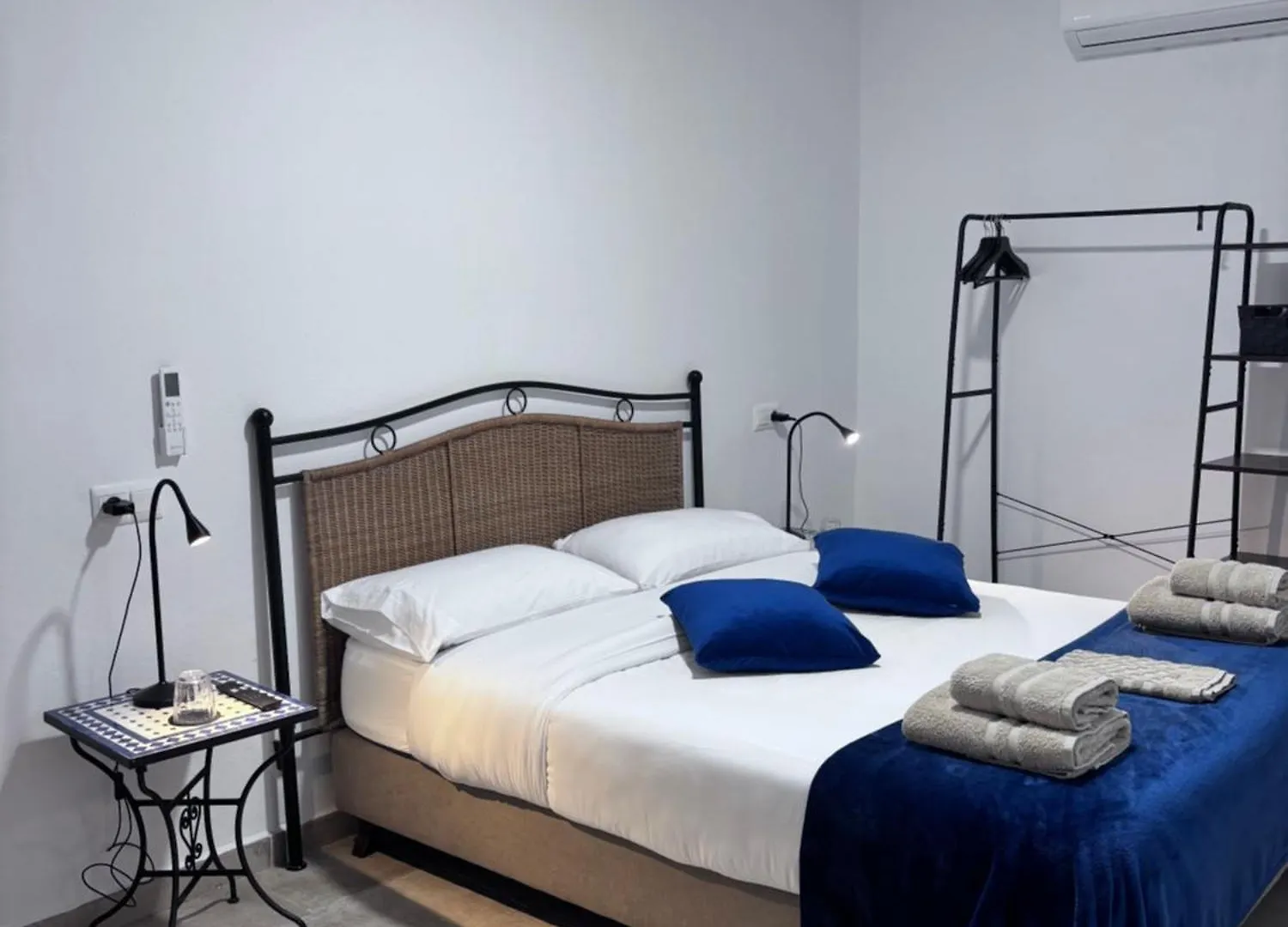 Shanti'S Andalusian Rooms Malaga Spain